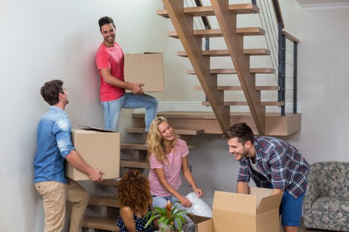 Stratford van service for furniture and boxes
