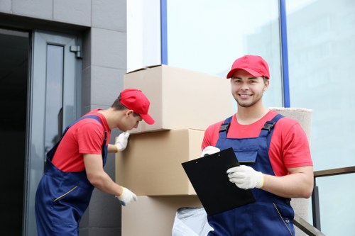 Professional packing and unpacking services in Stratford for a smooth home move